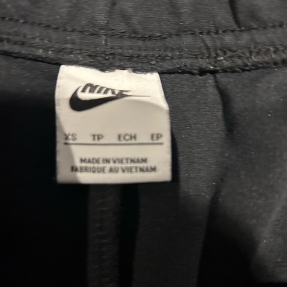 Nike tech fleece used - Picture 4 of 4